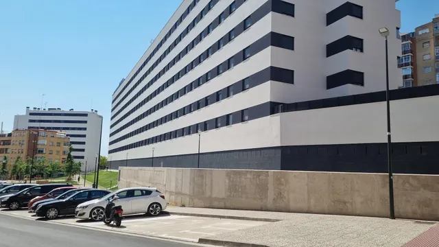 LOCAL COMERCIAL de 130 m2 a pie de calle. — 20