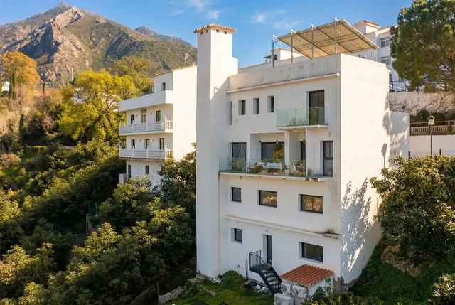 Chalet 4 habitaciones 339m² en venta - Istan pueblo