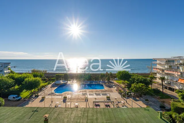Apartamento con muchas posibilidades primera línea de mar — 36