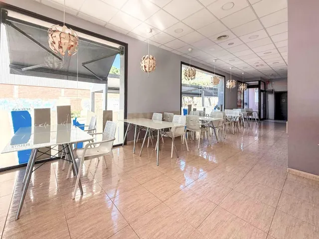 LOCAL COMERCIAL LISTO PARA ABRIR CON PARQUE INFANTIL Y TERRA