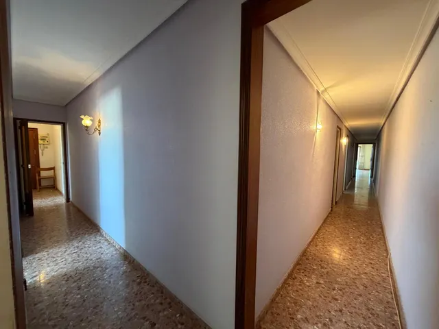 Amplia vivienda de 4 dormitorios en el centro de San Juan de Alicante — 13