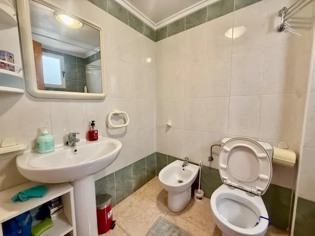 APARTAMENTO CON POSIBILIDAD DE OBTENER LICENCIA TURISTICA. 2 habitaciones + PISCINA — 24