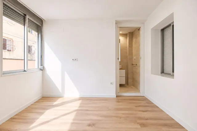 ¡LUMINOSO PISO TOTALMENTE REFORMADO, 100% EXTERIOR Y CON EXCELENTE LUZ NATURAL! — 22