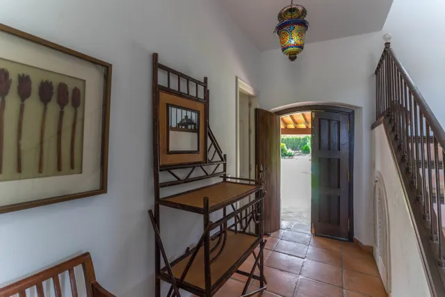 Bonita casa de campo con piscina, jardines y barbacoa — 36