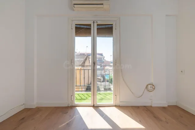 ¡Oportunidad en Armilla! Piso reformado de 3 dormitorios. — 3