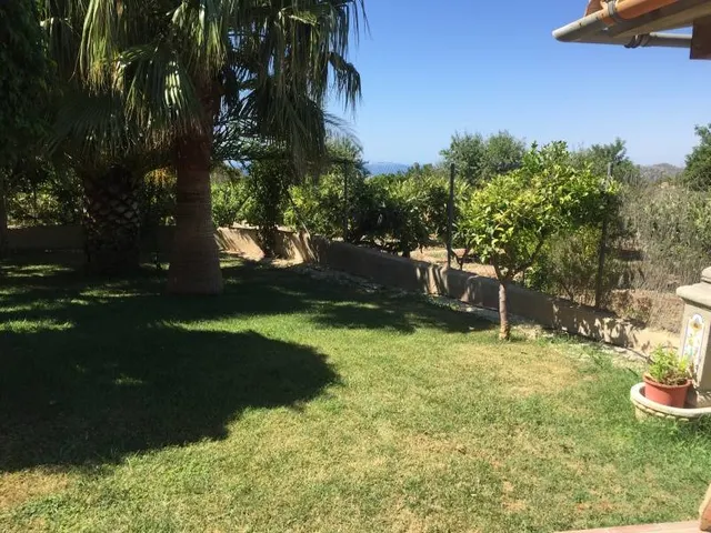 Se vende  precioso chalet casa rural con todas los servicios a las faldas del Puig campaña — 33