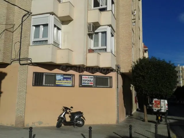 Local comercial 187m² en venta - El Llombo