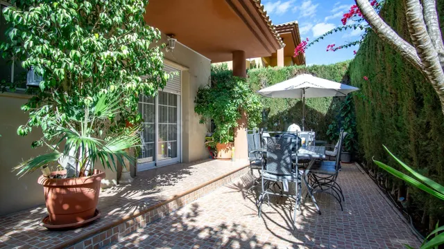 Bungalow en venta en Club de Campo, Elda – Amplio, cómodo y  - foto 4