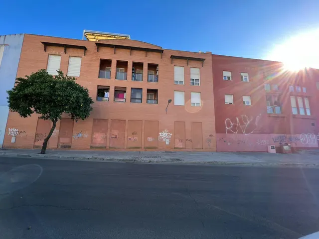 Local idóneo para supermercado, gimnasio y otras actividades comerciales con parkings — 6
