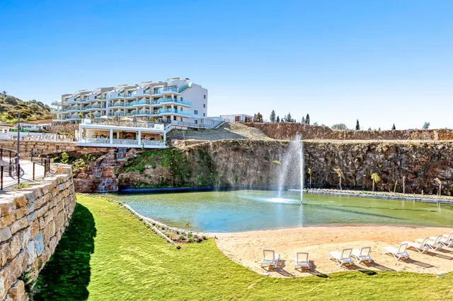 VENTA DE PISO EN LA ZONA DE HIPÓDROMO DE MIJAS COSTA. 2 DORMITORIOS, TERRAZA Y PARKING. — 26