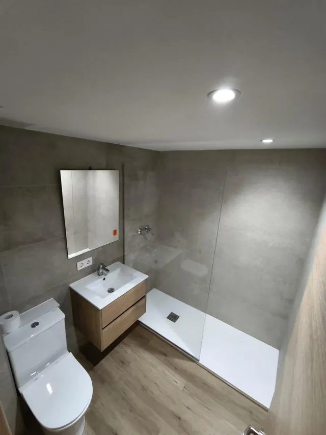 Exclusiva casa de pueblo completamente rehabilitada con piscina interior, terraza y parking en el centro de el Vendrell — 47