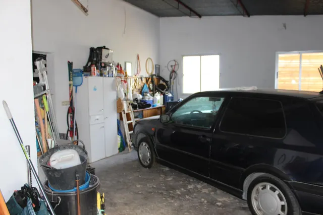 Te ofrecemos este chalet con casa de 200 metros cuadrados y 5.500 metros cuadrados de parcela! — 24