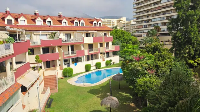 Ático dúplex de 4 dormitorios en alquiler de larga temporada - foto 2