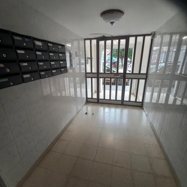 Piso a reformar con cuatro habitaciones. — 16