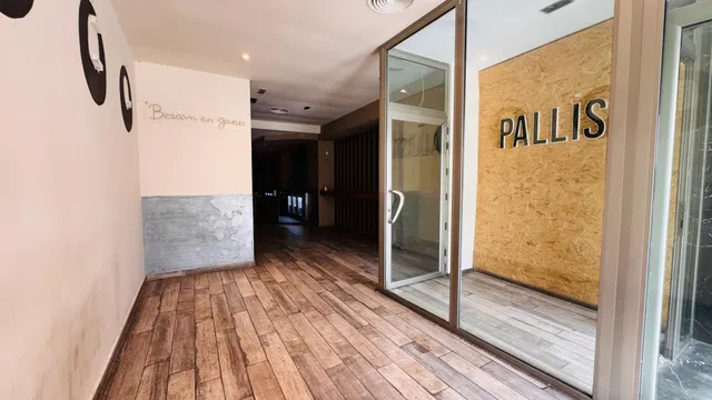 ¡Oportunidad única de inversión en la costa de Valencia! Se traspasa/vende excepcional local comercial con licencia definitiva de Pub en la codiciada Playa de Cullera. — 6
