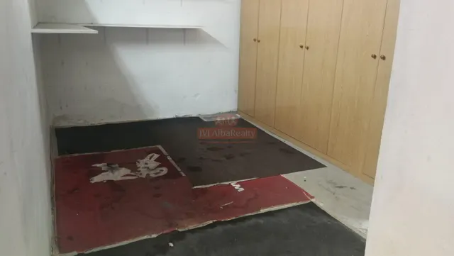 OPORTUNIDAD! SE VENDE LOCAL-GARAJE CON VADO EN LA CALLE OCTAVIO CUARTERO — 10