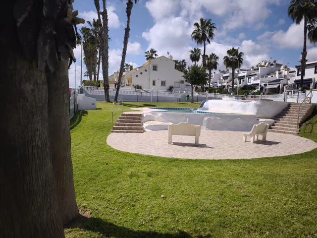 BUNGALOW A LA VENTA EN URBANIZACION — 14