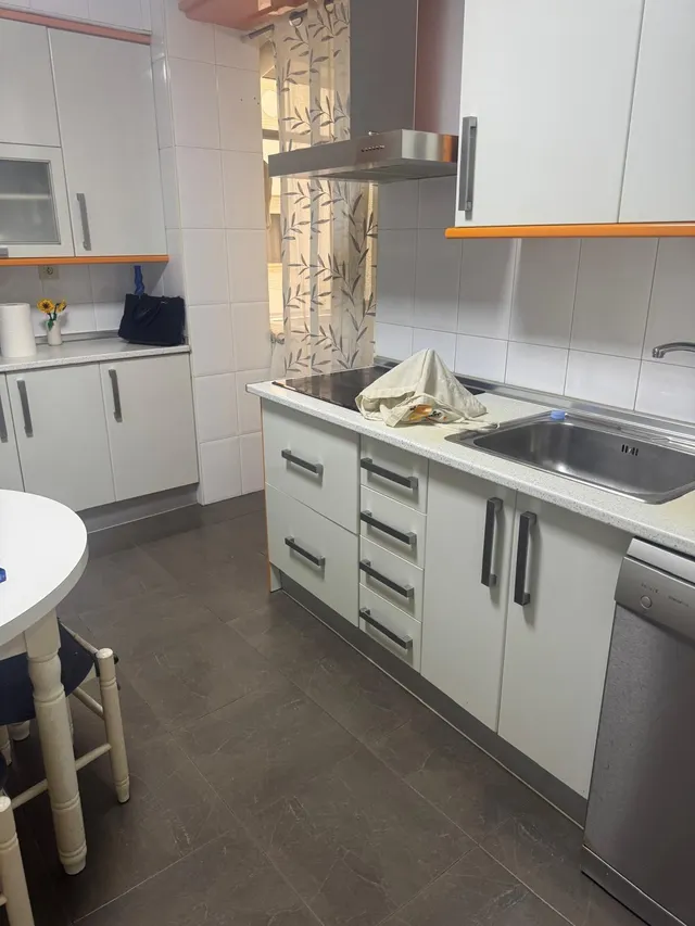 SE VENDE PISO REFORMADO EN LA AVENIDA PABLO IGLESIAS — 20