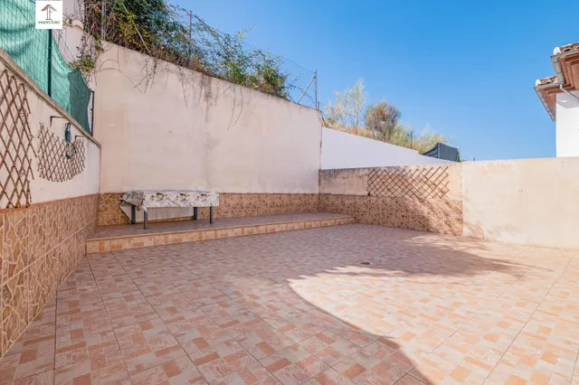 PRECIOSA CASA PAREADA EN JUN - foto 3
