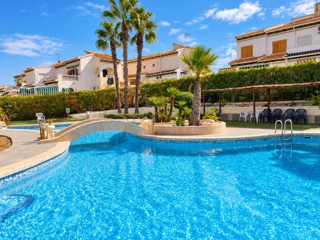 Tu rincón de sol en la mata: bungalow recién reformado con amplio jardín orientado al sur y a solo 450 metros de la playa — 21