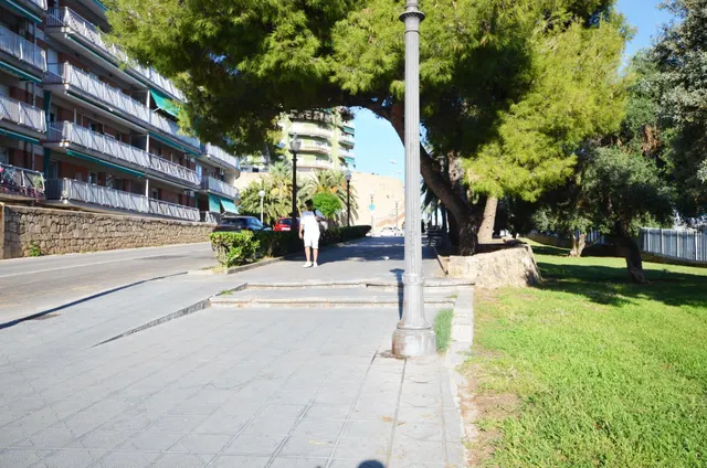 Piso reformado con terraza y vistas al mar junto a la estación de tren de Tarragona — 41
