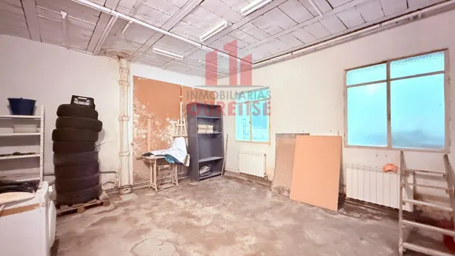 EDIFICIO COMPUESTO POR CUATRO VIVIENDAS CON TRASTEROS Y TERR - foto 4