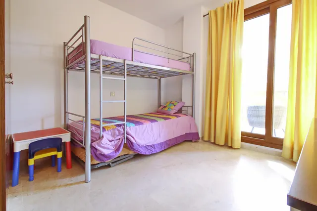 Soleado apartamento con vistas a la piscina en La Entrada, Punta Prima, Costa Blanca — 28
