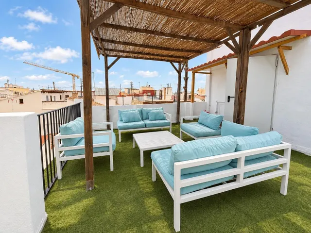 Vivienda con encanto y terraza privada en el corazón de Ciut