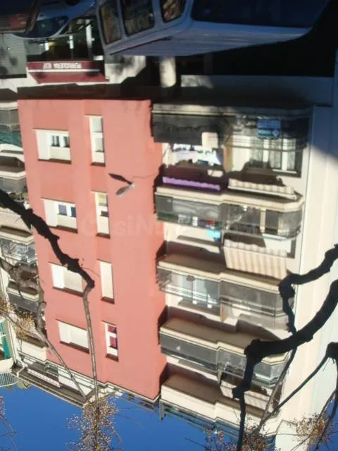 Se vende Piso OKUPADO en Calle Plaza Catalunya 34 Salt, (Gir