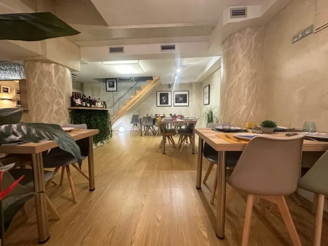 Venta de local comercial con buen inquilino - foto 2