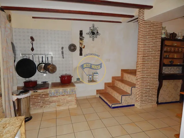 OPORTUNIDAD, CASA REFORMADA CON PISCINA Y OTRAS COMODIDADES. — 13