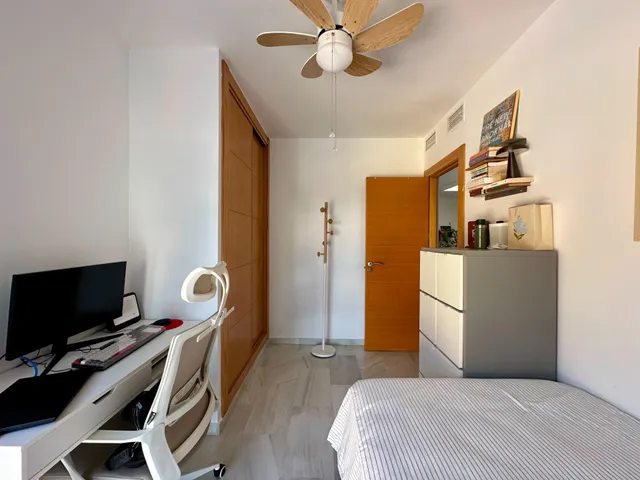 Ático dúplex reformado con amplia terraza en la zona de El Calvario, Torremolinos — 18