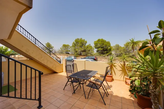Bungalow de dos dormitorios y piscina comunitaria en Orihuela Costa — 13
