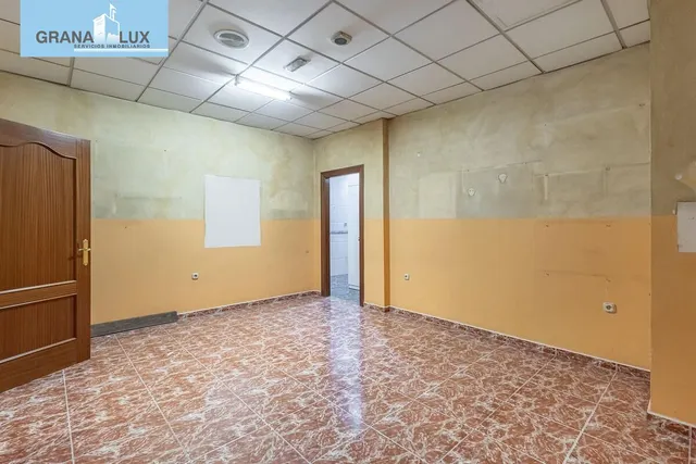 Local comercial en Pajaritos. — 16
