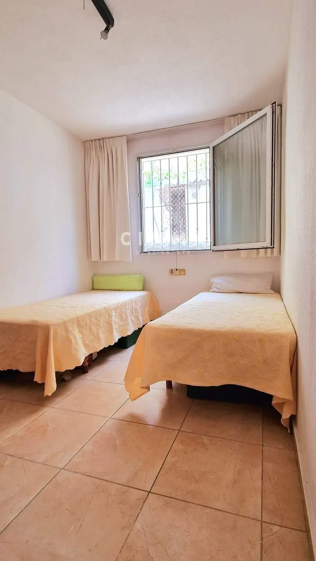 Masía con vivienda principal y unidades independientes — 8