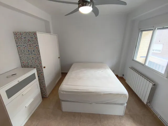 Piso de 53m2 útiles. Distribuido en dos dormitorios, salón, cocina y baño — 13
