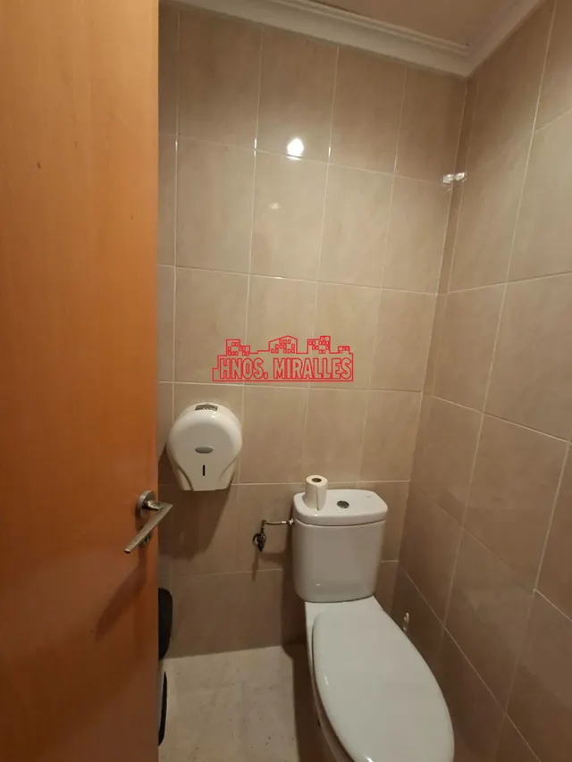 ¡¡ EN ALQUILER, GRAN OFICINA 653 m2 A 5 MINUTOS DEL AEROPUERTO Y CIUDAD DE LA LUZ !! — 15