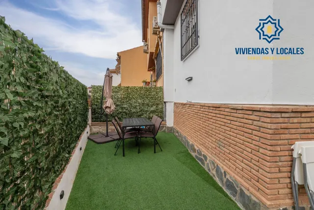 Encantadora Casa Reformada en Ogijares con Vistas y Espacios