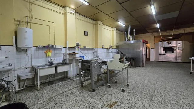 GRAN LOCAL EN VENTA CON POTENCIAL COMERCIAL Y RESIDENCIAL EN - foto 3