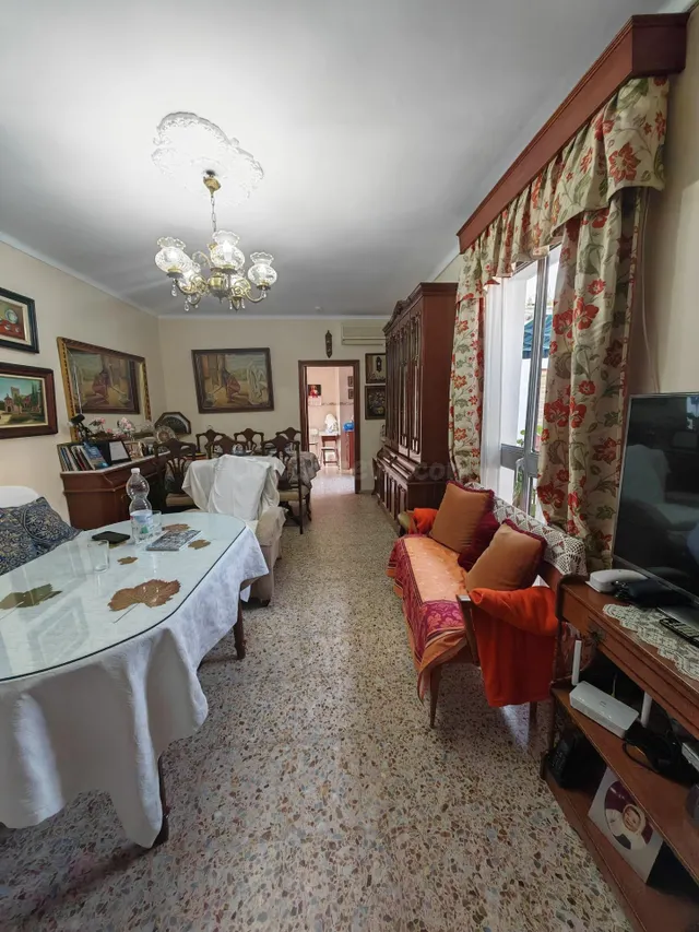 Casa Señorial Histórica con Gran Potencial de Inversión en É - foto 4