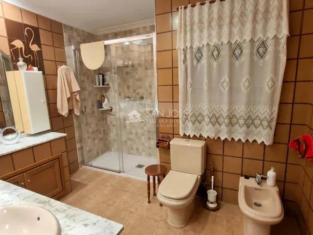 INMOBILIARIA SAN JOSEVENDE EDIFICIO CON DOS PISOS Y GARAJE EN MUY BUEN ESTADO EN EL CENTRO DE ASPE — 32