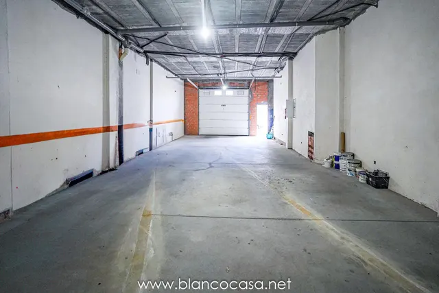 Alquiler de  Local con Sótano en Calle Tarragona, Carballo por Sólo 390 €/Mes! — 3