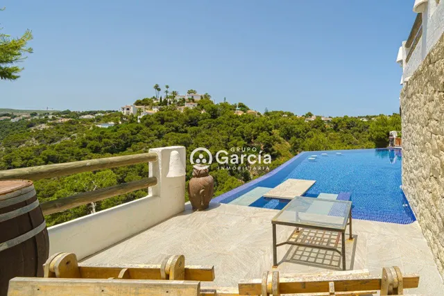 Villa en primera línea en venta en Jávea con increíbles vistas — 44
