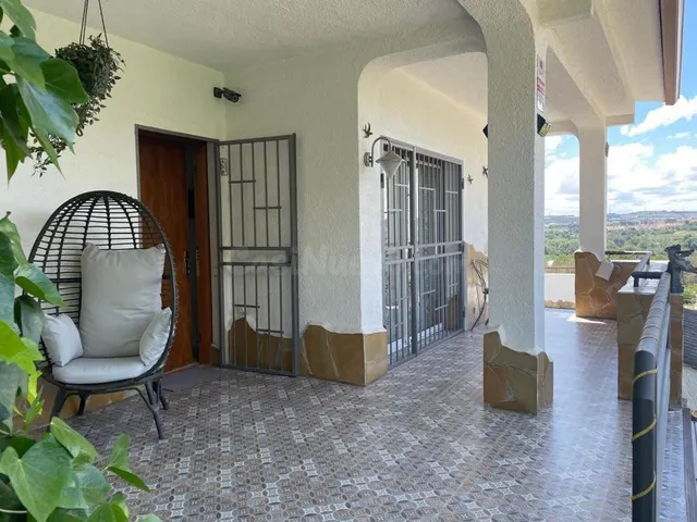 Preciosa casa en venta con piscina en Can Villalba - foto 3