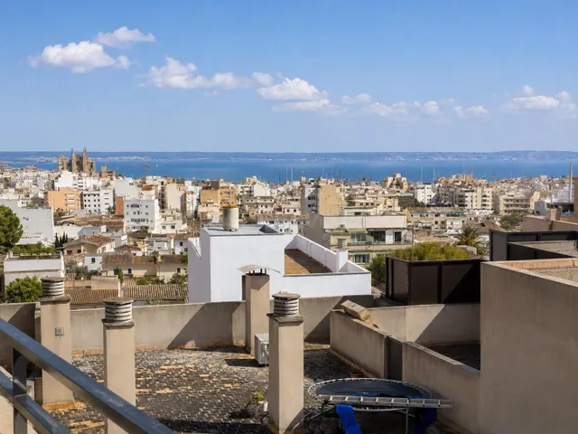 En el solicitado barrio de Son Espanyolet se encuentra esta luminosa vivienda reformada en su totalidad. — 13