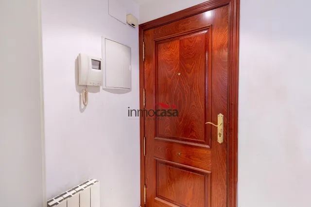 PISO EN EL CENTRO DE ARMILLA, CON GARAJE  Y TRASTERO. — 31