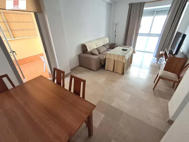 ALQUILER MONTIJO, APARTAMENTO CLIMATIZADO, CON ASCENSOR Y GA