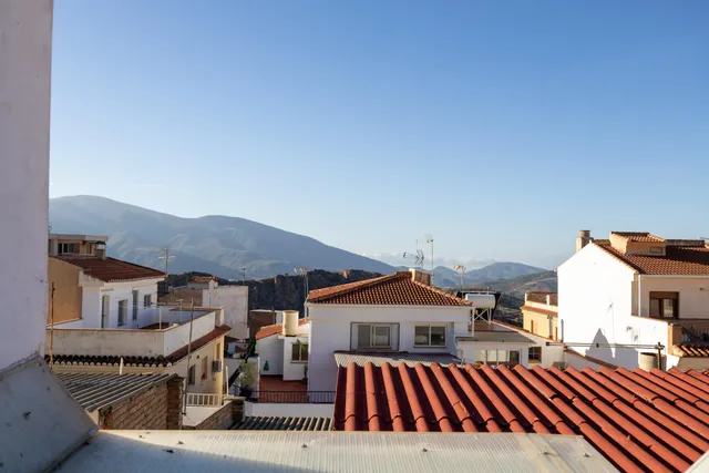 Casa de 5 plantas con 6 dormitorios, terrazas y vistas en Lanjarón – Granada — 45