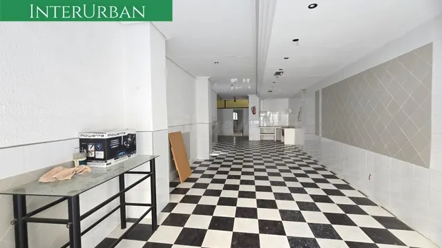 Oportunidad en Llíria: local comercial de 167 m2 para dar forma a tu próximo proyecto — 2