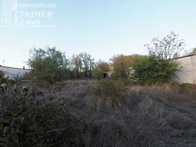 *SOLAR EN ESQUINA, CON 1.530m2 DE SUELO* — 7